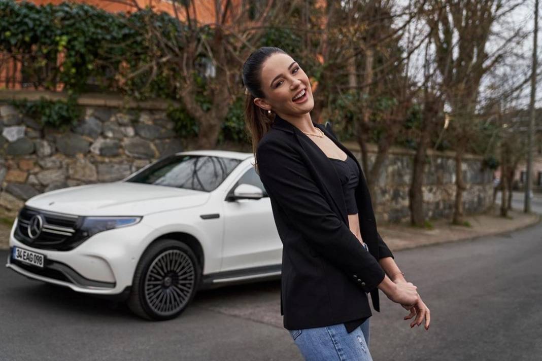 Zehra Güneş dekolteli fotoğraf paylaştı, sosyal medya yıkıldı! Yüz binlerce kez beğenildi, herkesi kendine hayran bıraktı 30